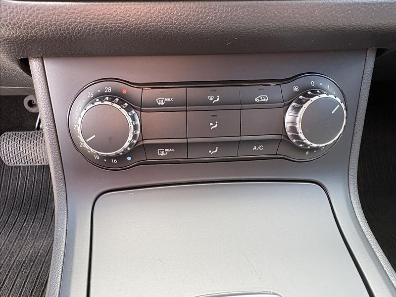 Mercedes-Benz Třídy B 1,6 200i 115kW AT,Výhřev,Kamer - fotka 12 z 37