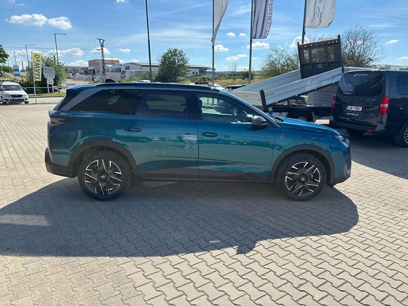 Peugeot 5008 (2026) GT Hybrid 145 e-DCS6 - fotka 10 z 19