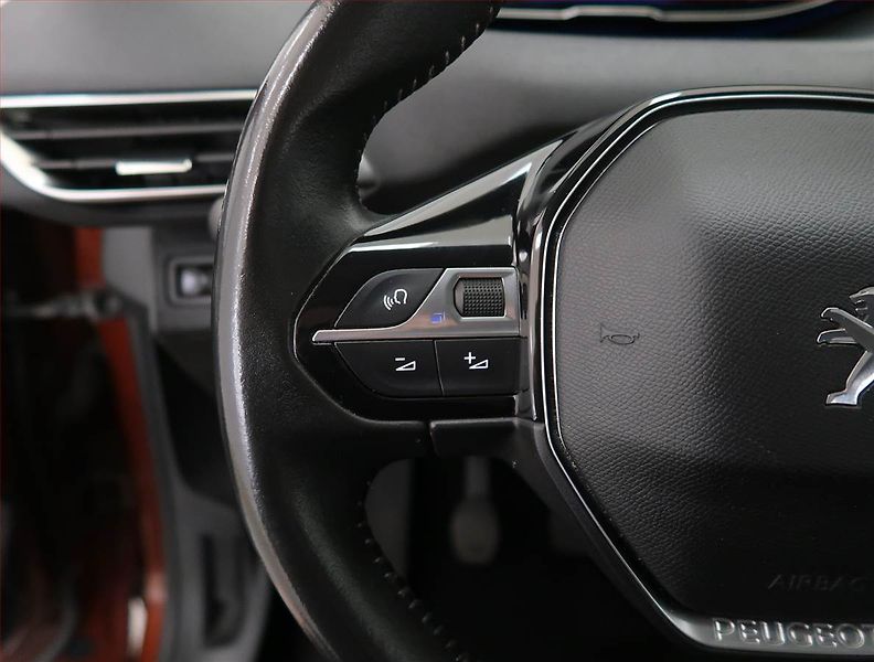 Peugeot 5008 (2021) Active PureTech 130, 7 míst - fotka 18 z 22