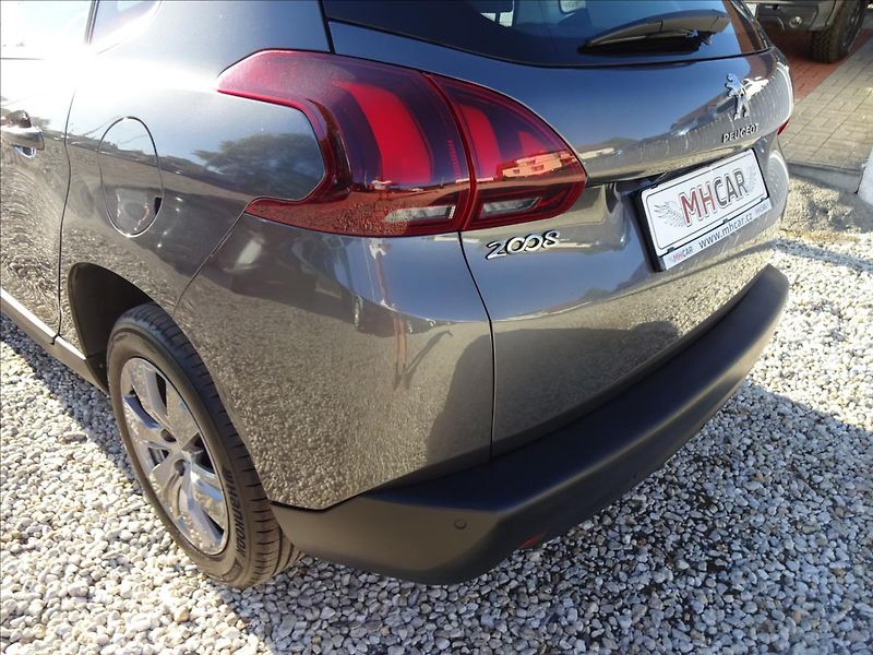 Peugeot 2008 1,2i 61kW - fotka 14 z 55