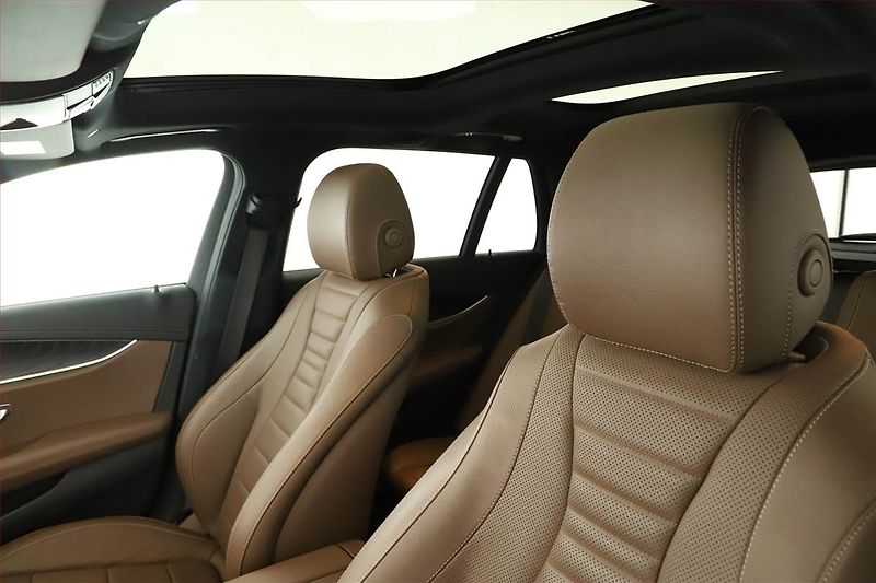 Mercedes-Benz Třídy E (2021) E 450 4MATIC - fotka 16 z 21