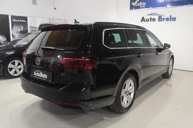 Volkswagen Passat (2021) 2.0TDI DSG Matrix display  - fotka 12 z 31
