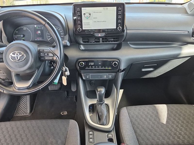 Toyota Yaris 1.5 HEV 1 CVT Comfort tech - fotka 12 z 24