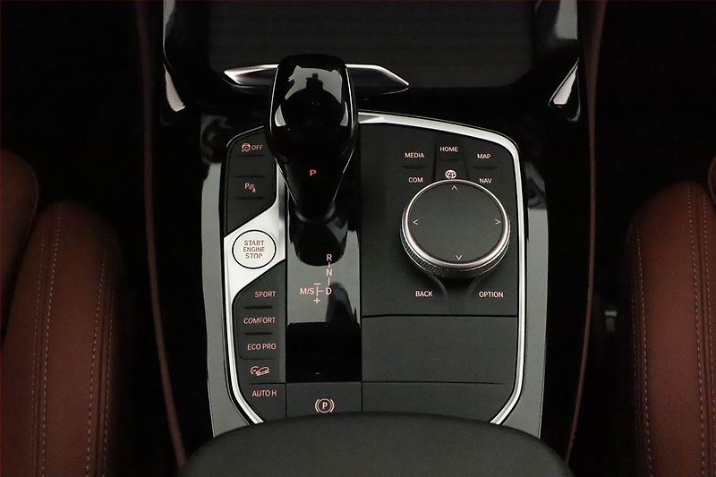 BMW X4 (2024) xDrive20d - fotka 10 z 21