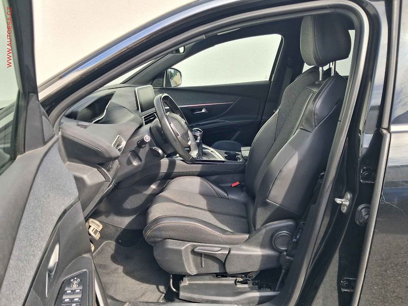 Peugeot 5008 (2018) 1.2 PT, GT Line, LED - fotka 9 z 18