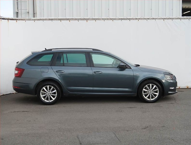 Škoda Octavia (2019) Clever 1.5 TSI, Serv.kniha - fotka 6 z 21