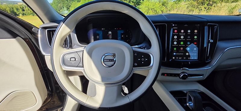Volvo XC60 (2021) B4 AWD - fotka 18 z 30