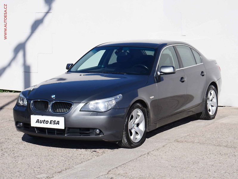 BMW Řada 5 (2005) 2.5i, ČR, AC, xenon - fotka 3 z 15
