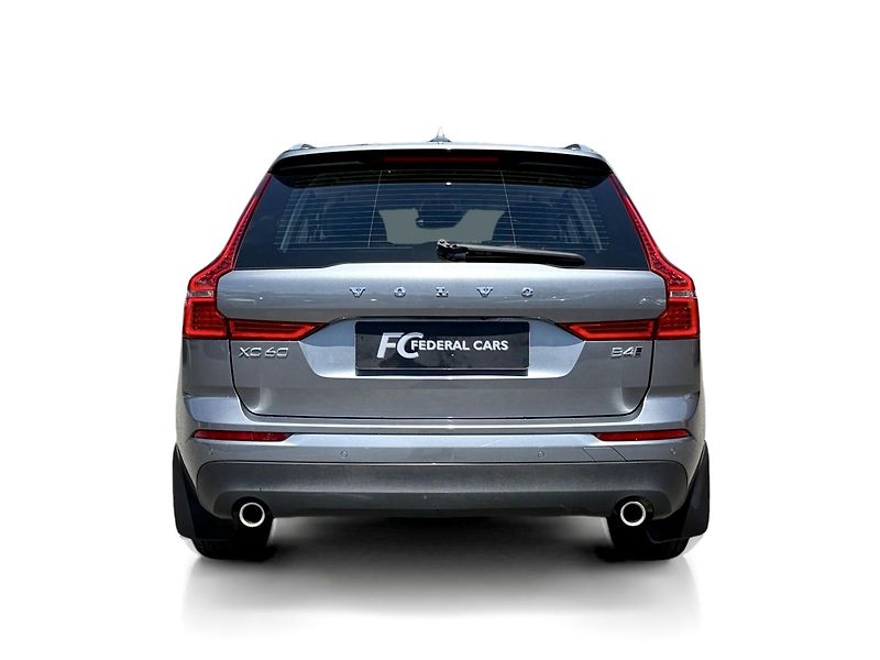 Volvo XC60 B4 AWD (nafta) // REZERVACE - fotka 4 z 47
