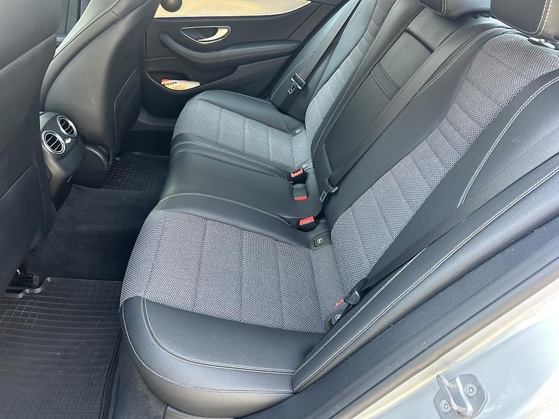 Mercedes-Benz Třídy E E 350d 190kW nové v ČR 58639km - fotka 37 z 61