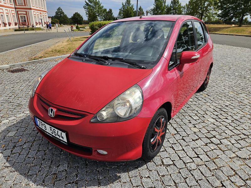 Honda Jazz (2008) 1.4 61kw, PĚKNÝ STAV  - fotka 2 z 23