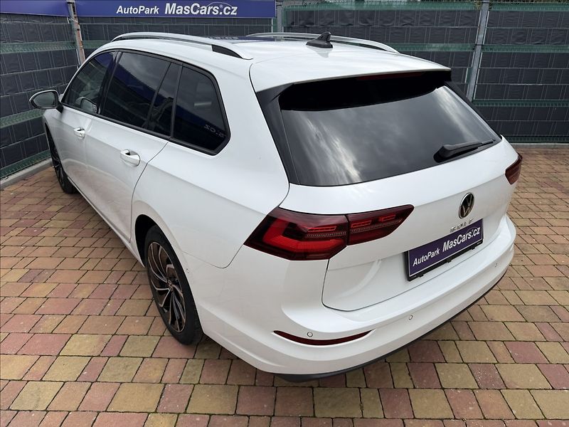 Volkswagen Golf VIII 2.0 TDI Life Matrix/Panor - fotka 7 z 28