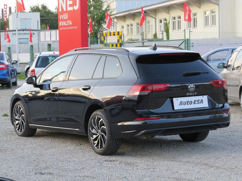 Volkswagen Golf (2020) 2.0 TDi, ČR, Life - fotka 6 z 44