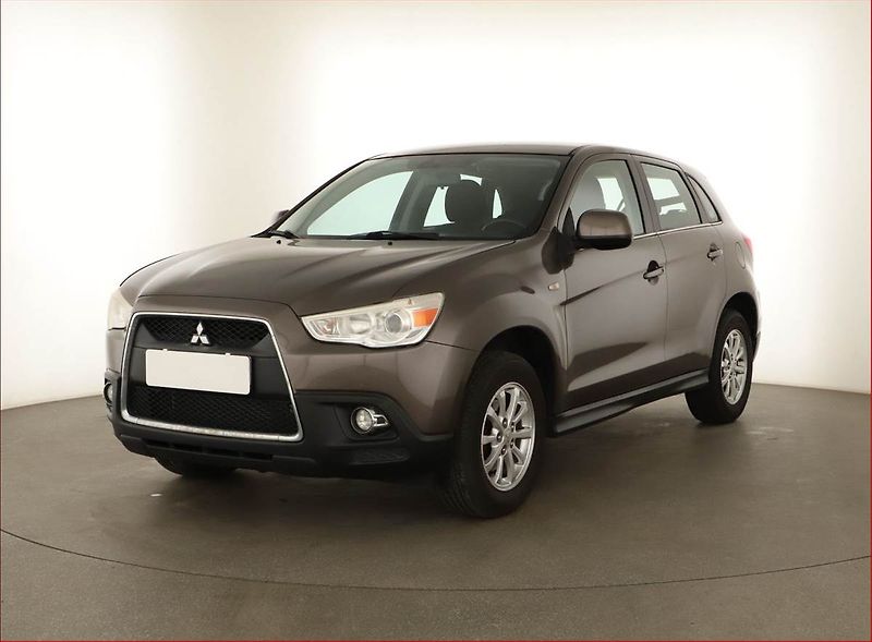 Mitsubishi ASX (2010) 1.6 MIVEC, Tempomat - fotka 2 z 13