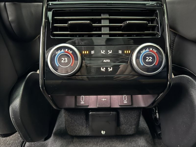 Land Rover Range Rover Sport (2025) 3,0 AUTOBIOGRAPHY P550e - fotka 43 z 48