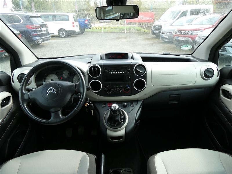 Citroën Berlingo 1,6 HDi 73kW MULTISPACE, závěs - fotka 25 z 37