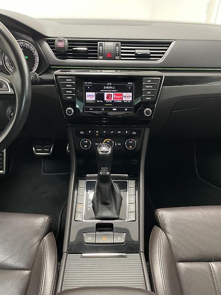 Škoda Superb 2.0 TDi 110 kw REZERVACE - fotka 28 z 33