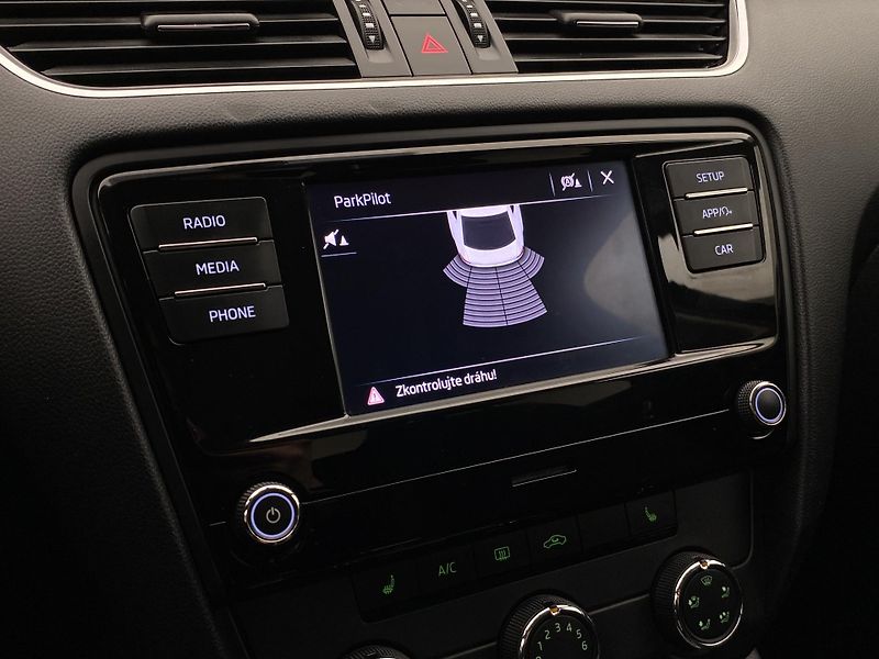 Škoda Octavia 1.4TSI AMBITION CZ REZERVACE - fotka 35 z 35