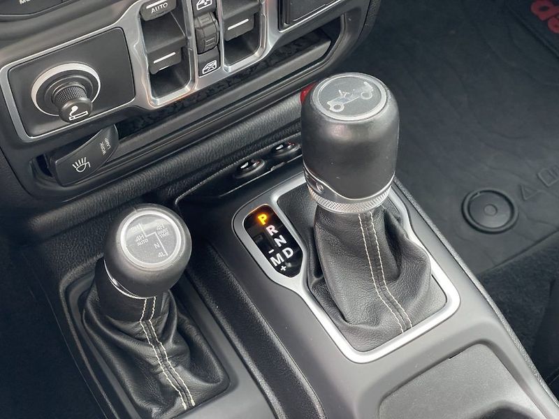 Jeep Wrangler 2.2CRD, ČR, Overland, 4x4 - fotka 35 z 38