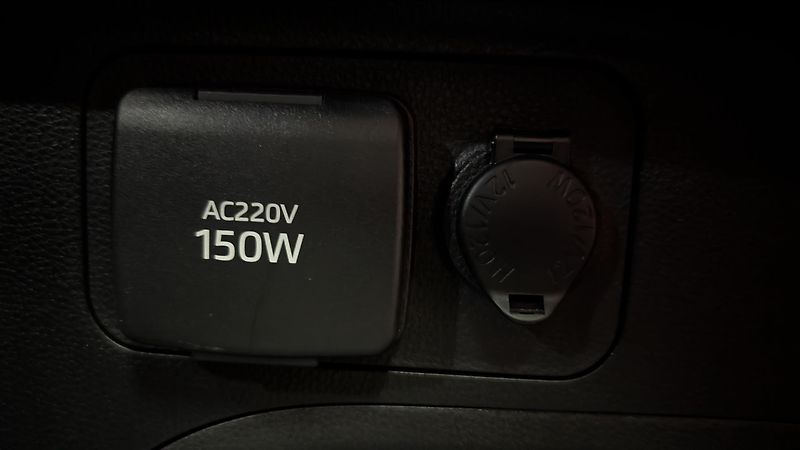 Toyota RAV4 (2025) EXECUTIVE PHEV 4x4, JBL 2,5l   - fotka 21 z 27