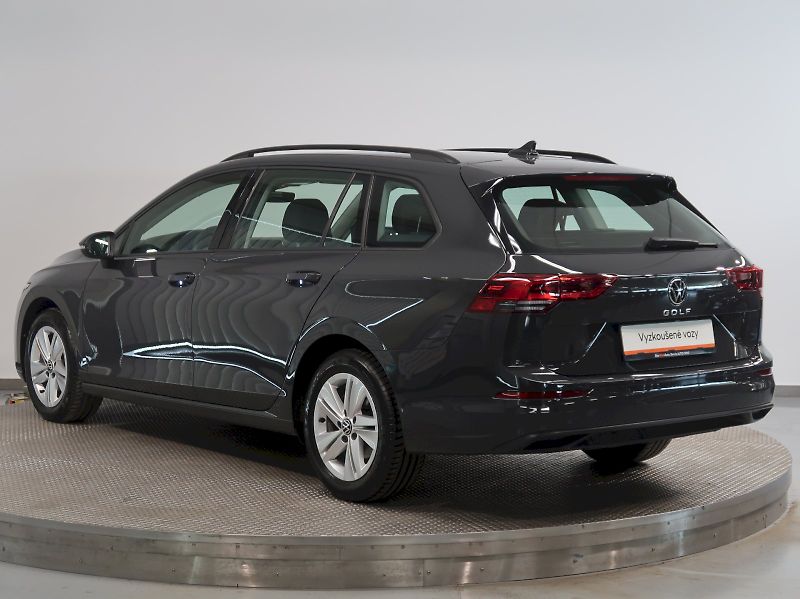 Volkswagen Golf (2023) LIFE 1.0TSI 81KW - fotka 7 z 34