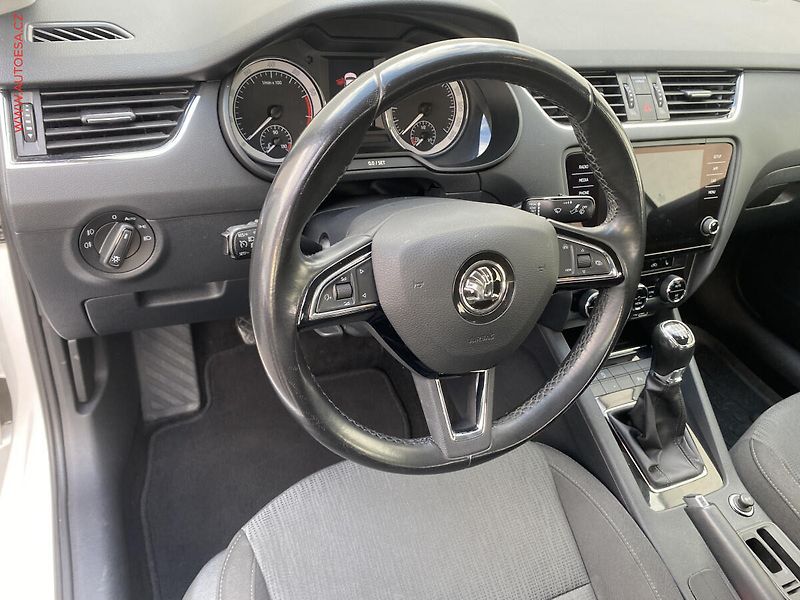 Škoda Octavia (2019) 1.5 TSi, ČR, Style, LED - fotka 12 z 17