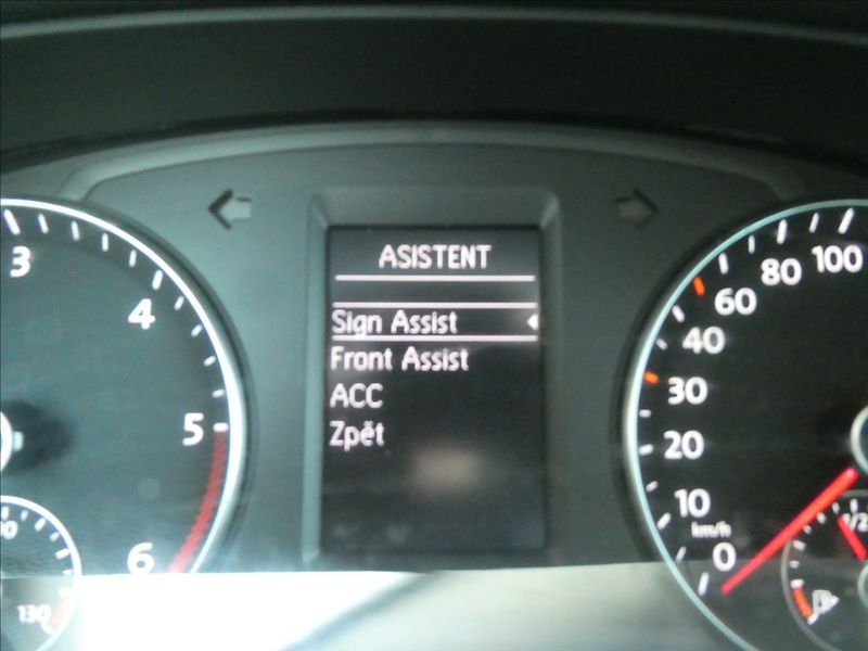Volkswagen Sharan 2,0 TDi 110kW serviska, závěs - fotka 38 z 50