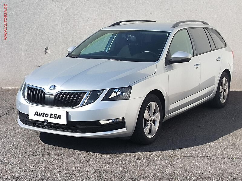 Škoda Octavia (2018) 1.6TDi, ČR, Ambition, zámek - fotka 3 z 18