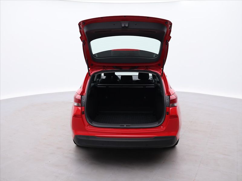 Hyundai i30 1.5 i 70kW Comfort CZ Záruka - fotka 9 z 19