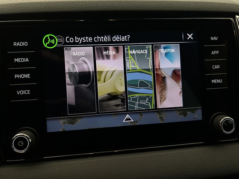 Škoda Karoq 1.5 TSI DRIVE AUT CZ - fotka 28 z 40
