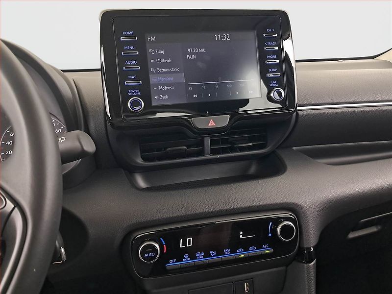 Toyota Yaris (2022) 1.5 VVT-i Hybrid, Automat - fotka 12 z 18
