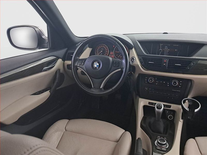 BMW X1 (2010) xDrive18d, 4X4, Serv.kniha - fotka 7 z 18