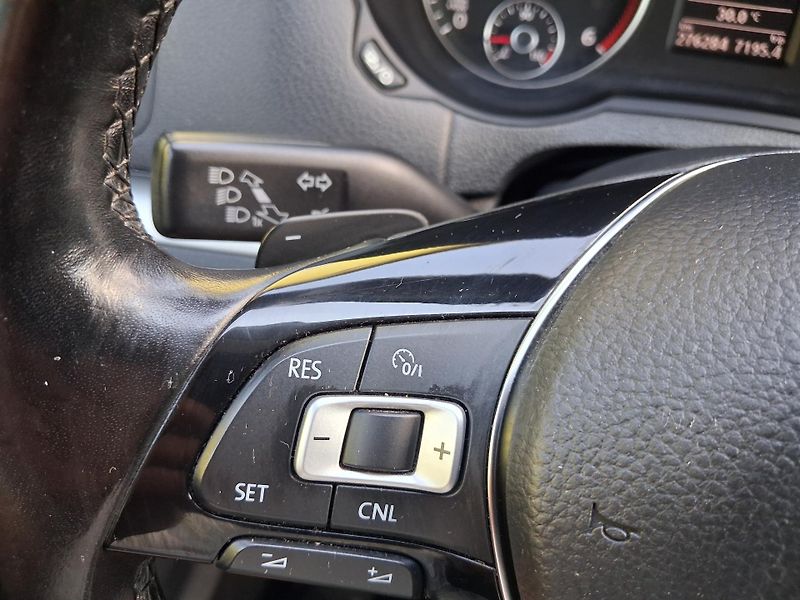 Volkswagen Sharan (2016) 2,0TDi NAVI  DSG  BEZ KOROZE ! - fotka 28 z 39