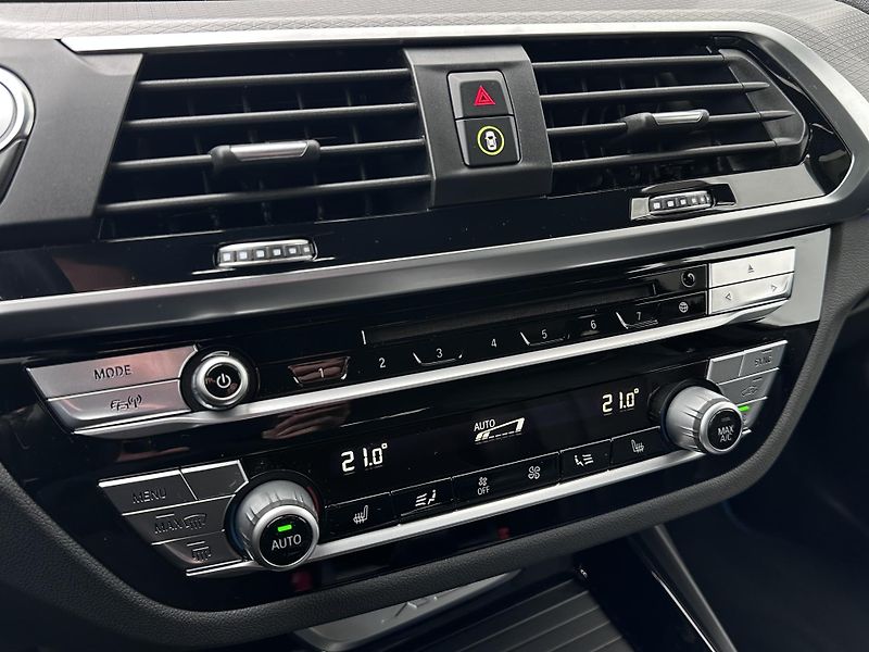BMW X3 xDrive30d M-Sport - fotka 26 z 32