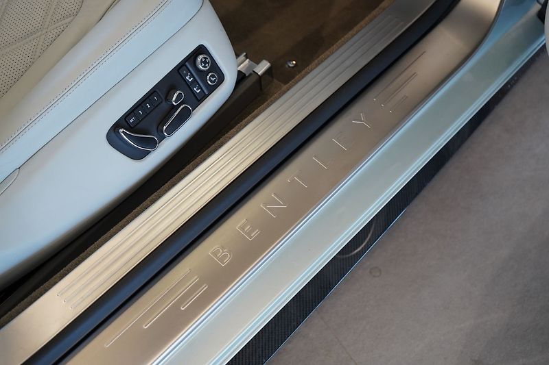Bentley Continental GTC Mulliner, Masáže, Ventilace - fotka 43 z 52