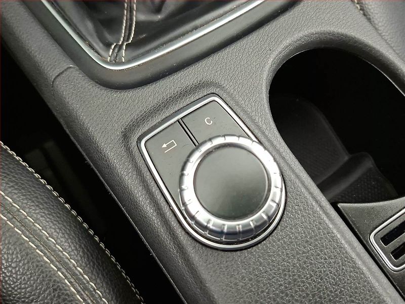 Mercedes-Benz Třídy A (2014) A 180 d, Navi, Xenony - fotka 17 z 20