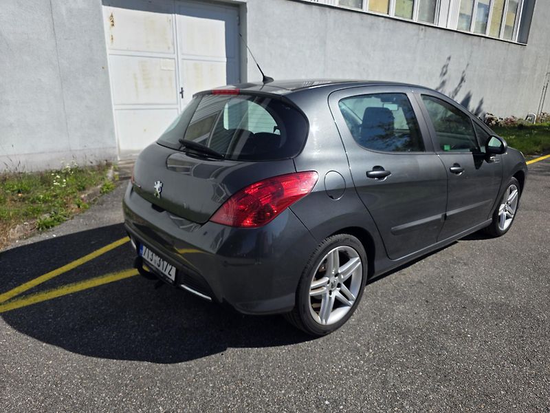 Peugeot 308 (2010) 1.6i TAŽNÉ  - fotka 4 z 16
