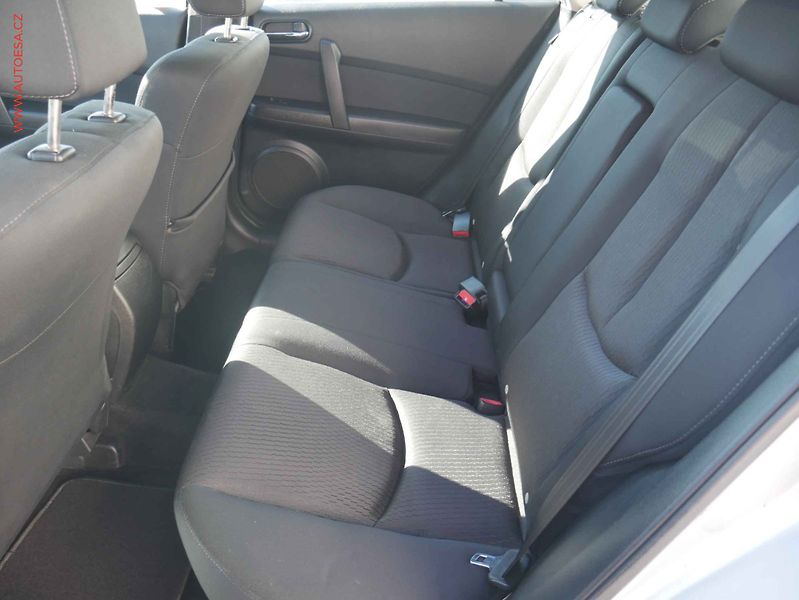 Mazda 6 (2010) 2.0 i, ČR, AC, xenon, park - fotka 10 z 20