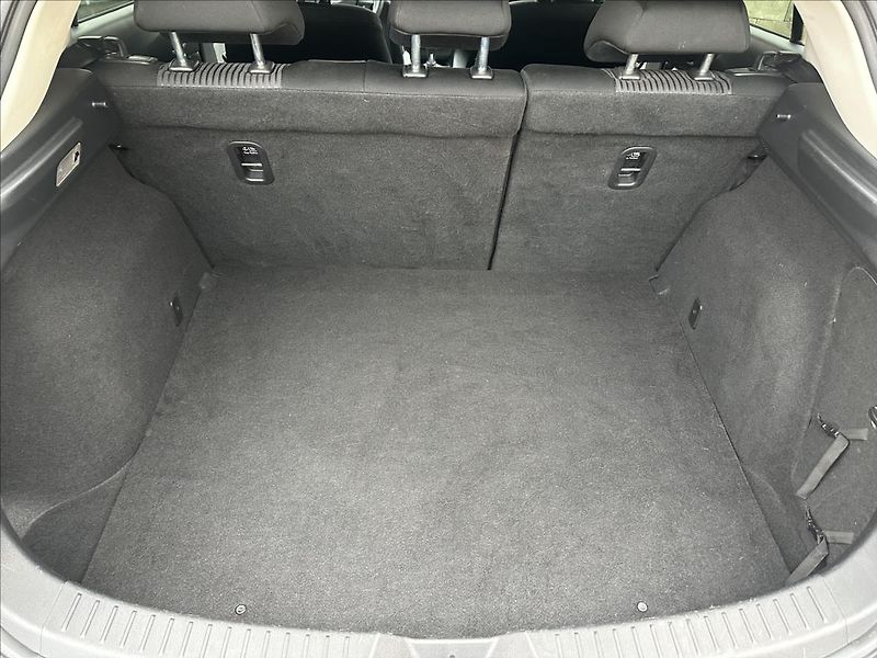 Mazda 3 2,0 G120 - fotka 5 z 24