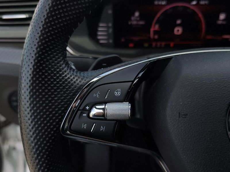 Škoda Superb (2023) SportLine 2.0 TDI 110kW DSG, Č - fotka 11 z 30
