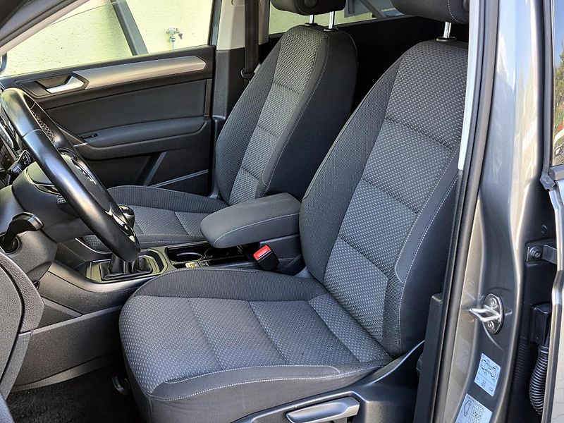 Volkswagen Touran 1,2TSi, 7míst, CEBIA   - fotka 29 z 44