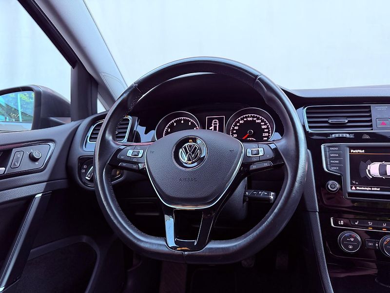 Volkswagen Golf 1.4 TSi Highline, Serviska, 1. - fotka 16 z 27
