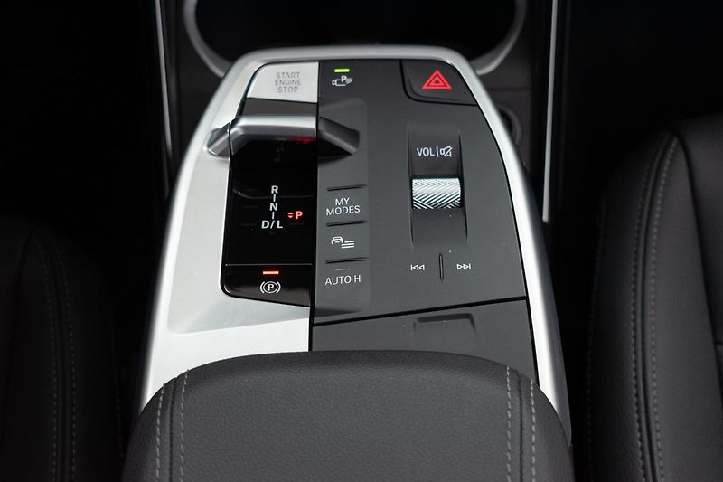 BMW X1 xDrive23d TAŽNÉ*2xKOLA*DPH*ČR* - fotka 24 z 46