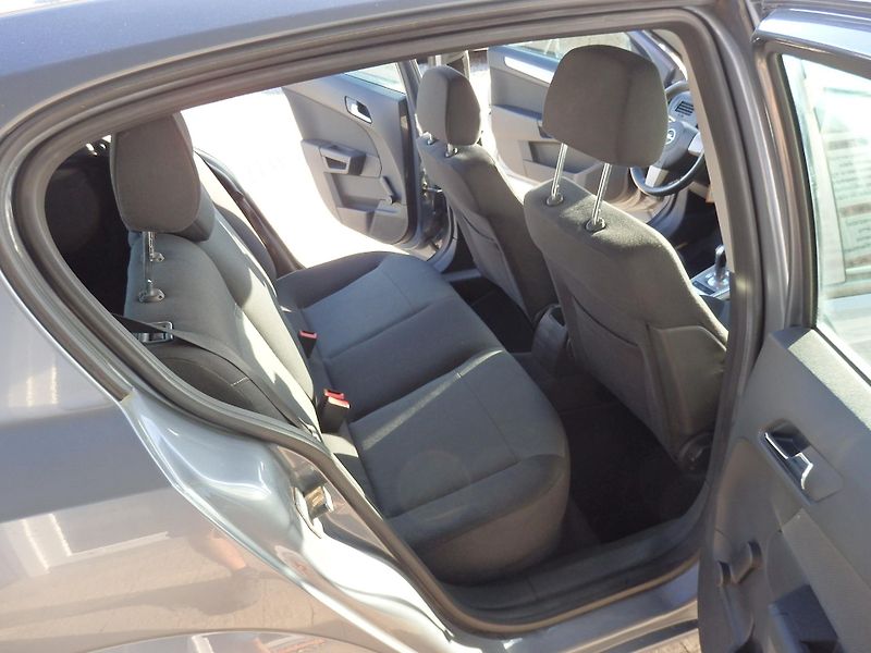 Opel Astra 1.4i 66 kW AUTOMAT, ZÁVĚS - fotka 9 z 15