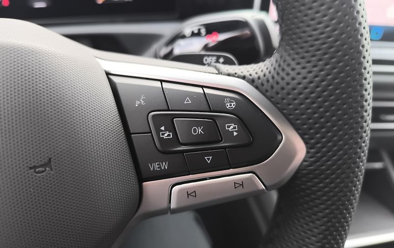 Volkswagen Tiguan R-Line 1,5 eTSI 110 kW mHEV - fotka 12 z 23