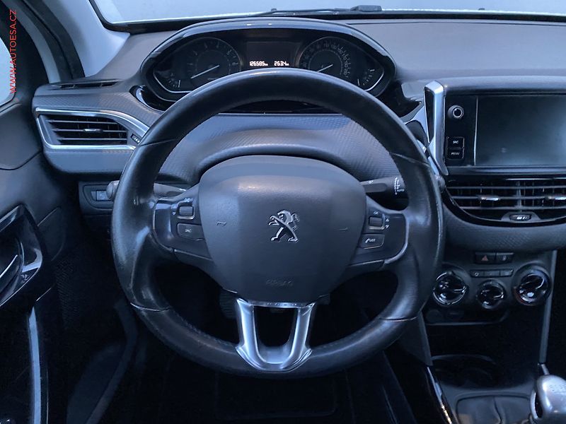 Peugeot 2008 (2019) 1.2 PT, 2.maj,ČR, AC, temp - fotka 11 z 15