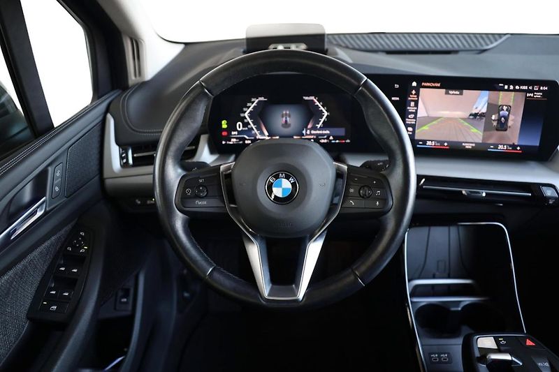 BMW Řada 2 218i Active Tourer - fotka 22 z 23