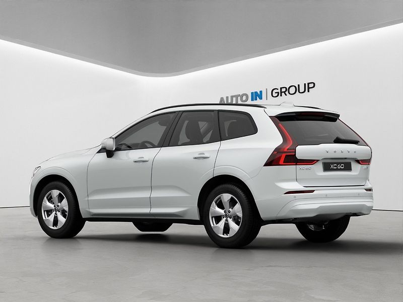 Volvo XC60 (2026) B5 AWD benzin Plus Dark - fotka 3 z 7