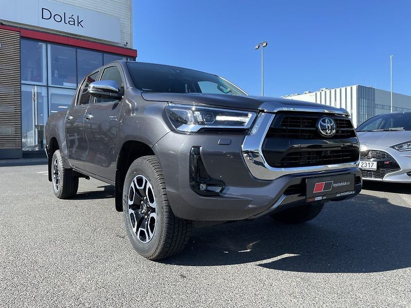 Toyota Hilux 2.8D Executive - fotka 1 z 30