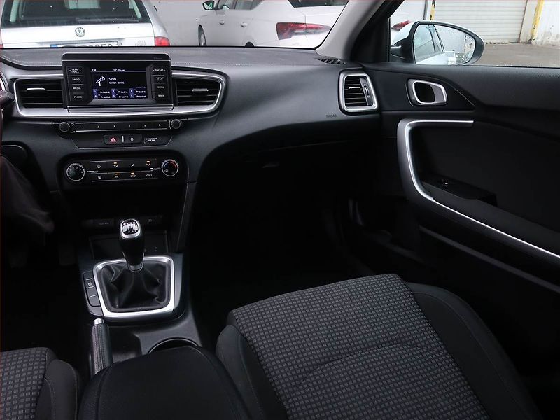 Kia Ceed (2019) 1.0 T-GDI, Serv.kniha - fotka 8 z 14